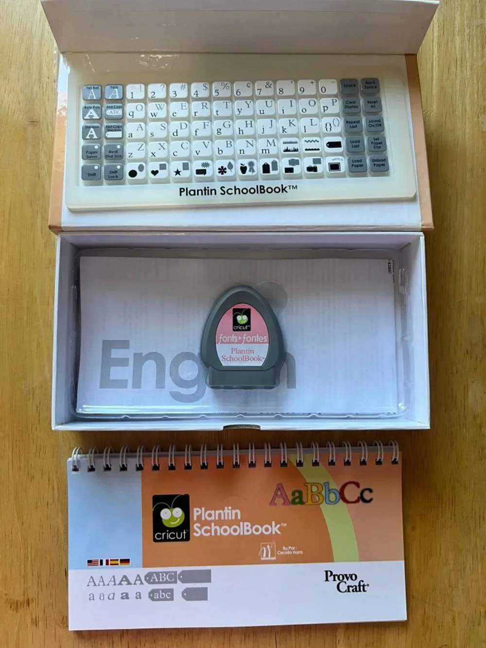Cricut Plantin SchoolBook Font Cartridge Complete w/ Booklet & Keypad Overlay
